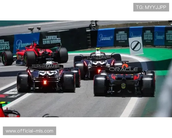 巴西站虚拟安全车多次出动,维斯塔潘借机进站换胎奠定超车基础 巴西站虚拟安全车多次出动,维斯塔潘借机进站换胎奠定超车基础